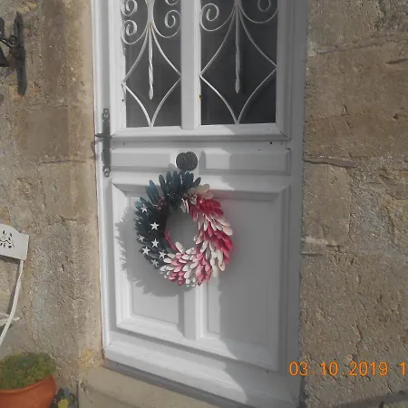 Ferme Manoir La Fiere Bed & Breakfast 3*